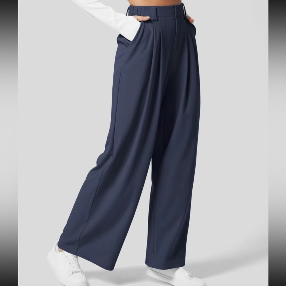 navy blue Halara high waisted waffle pants (never worn and nwt!) fits size 4-6